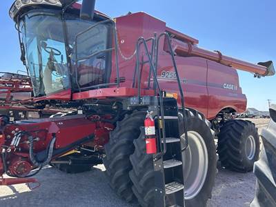 Case IH 9250 Combine