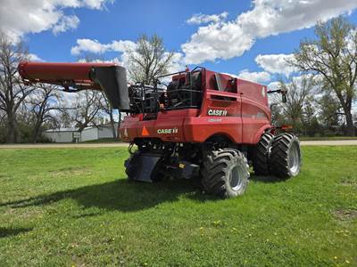 Case IH 9250 Combine
