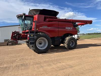 Case IH 9250 Combine