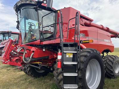 Case IH 9250 Combine
