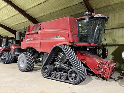 Case IH 9260 Combine