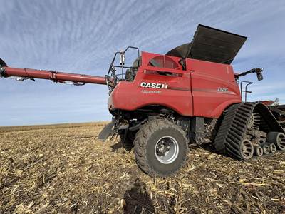 Case IH 9260 Combine