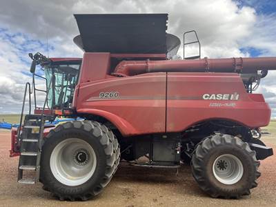 Case IH 9260 Combine