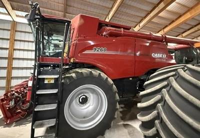Case IH 9260 Combine