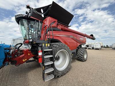 Case IH AF11 Combine