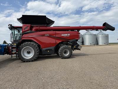 Case IH AF11 Combine