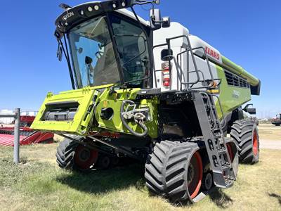 Claas LEXION 7500TT Combine