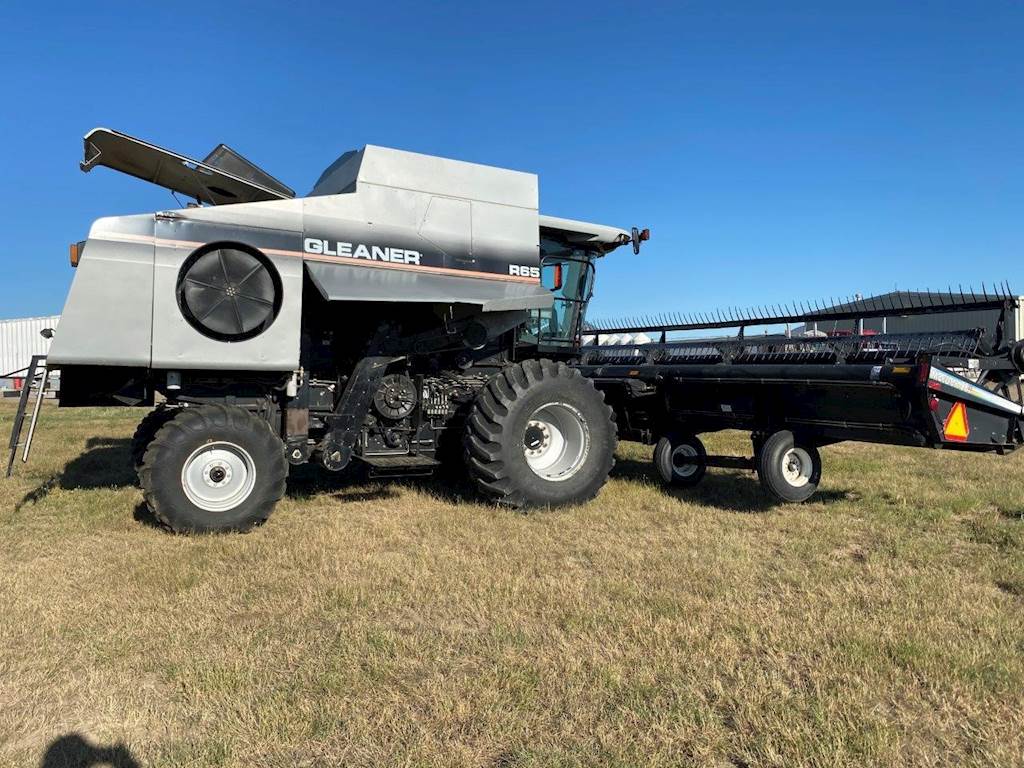 2004 Gleaner R65 Combine For Sale, 3,470 Hours Glasgow, MT 21121B