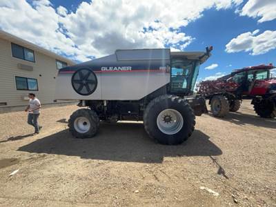 Gleaner R65 Combine