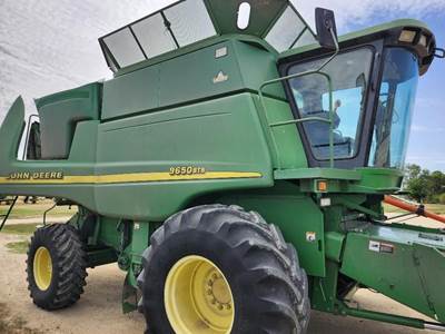 John Deere 9650 STS Combine