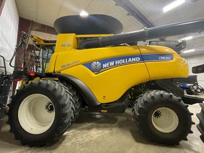 New Holland CR8.90 REVELATION Combine