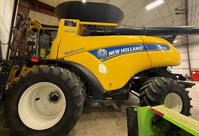 New Holland CR8.90 REVELATION Combine
