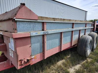 Gehl MS425 Dry Manure Spreader