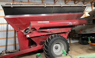 Demco 1050 Grain Cart
