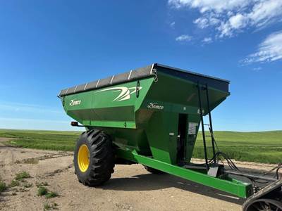Demco 850 Grain Cart