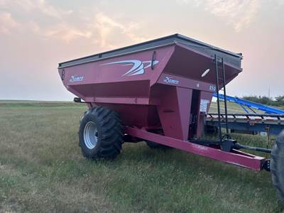 Demco 850 Grain Cart