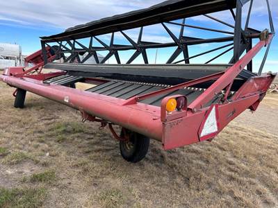 Case IH 721 Pull-Type Mower Conditioner/Windrower