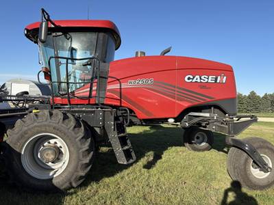 Case IH WD2505 Self-Propelled Mower Conditioner/Windrower