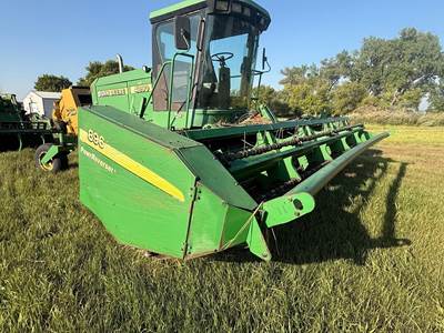 John Deere 4890 Self-Propelled Mower Conditioner/Windrower