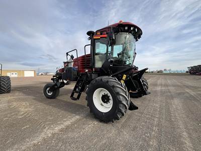 MacDon M2170 Mower Conditioner