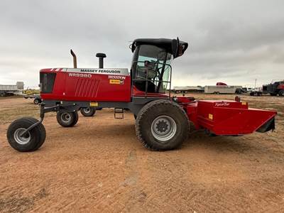 Massey Ferguson WR9980 Self-Propelled Mower Conditioner/Windrower