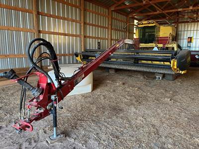 New Holland H7150 Pull-Type Mower Conditioner/Windrower