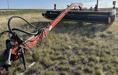 New Holland H7150 Pull-Type Mower Conditioner/Windrower