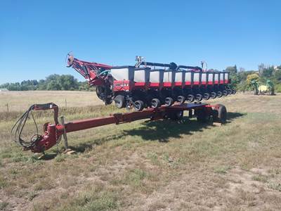 Case IH 1200 Planter / Row Unit