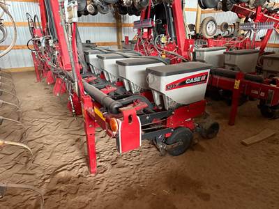 Case IH 1235 Planter / Row Unit