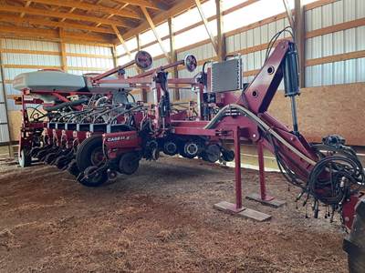 Case IH 1250 Planter / Row Unit