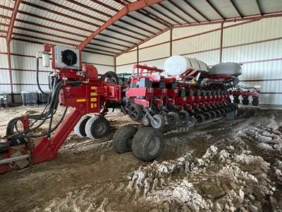 Case IH 1265 Planter / Row Unit