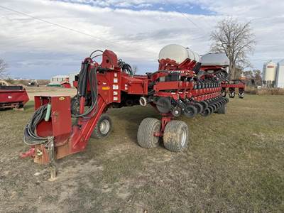 Case IH 1265 Planter / Row Unit