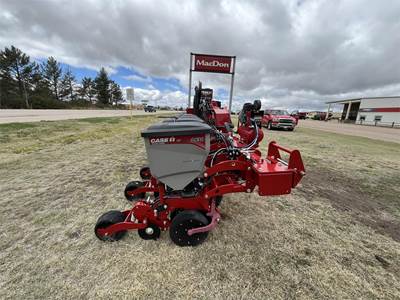 Case IH 2130 Planter / Row Unit