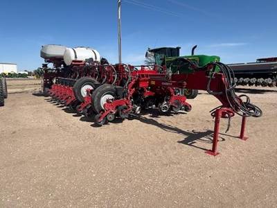 Case IH 2150 Planter / Row Unit