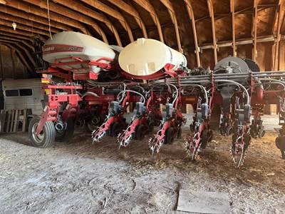 Case IH 2150 Planter / Row Unit
