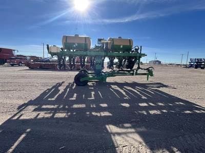 Great Plains YP825AR-16TR30 Planter / Row Unit