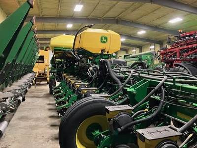 John Deere 1775NT Planter / Row Unit