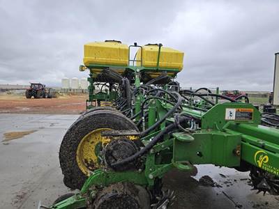 John Deere 1775NT Planter / Row Unit