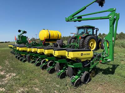 John Deere 1775NT Planter / Row Unit