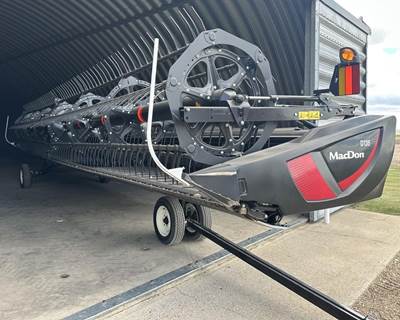 MacDon D135 Platform