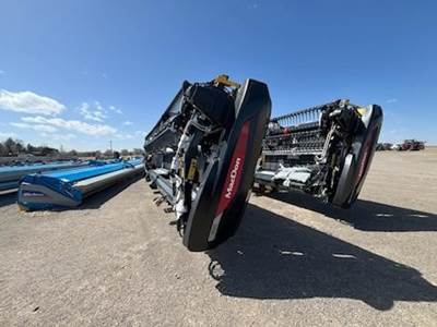 MacDon D225 Platform