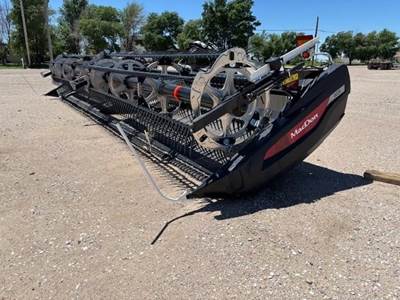 MacDon D235 Platform