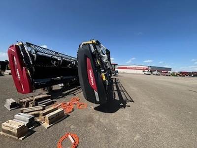 MacDon D241 Platform