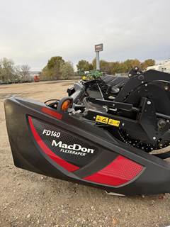 MacDon FD140 Platform