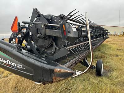 MacDon FD70 Platform