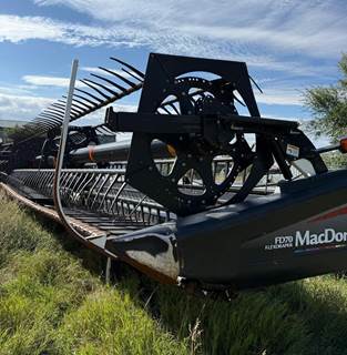 MacDon FD70 Platform
