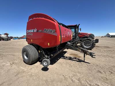 Case IH RB565 Round Baler