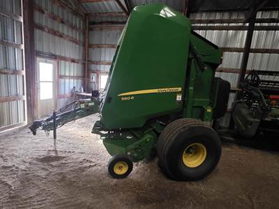 John Deere 560R Round Hay Baler