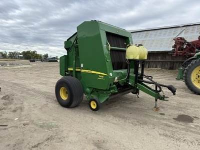 John Deere 569 MegaWide Plus Round Hay Baler