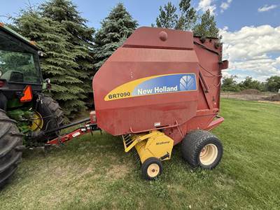 New Holland BR7090 Round Hay Baler
